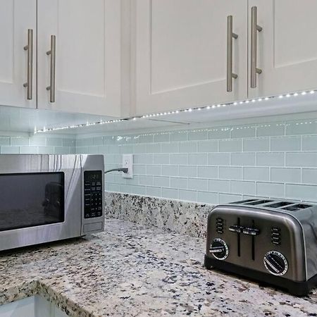 Heated Pool I Soundproof Home I Firepit I 630Mbps Голлівуд Екстер'єр фото