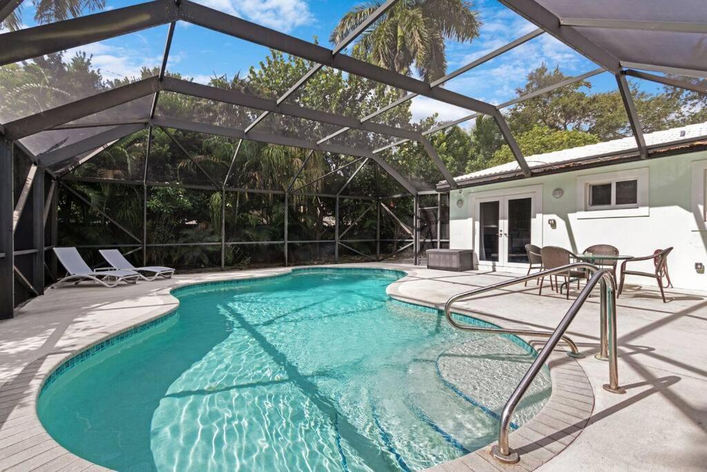 Heated Pool I Soundproof Home I Firepit I 630Mbps Голлівуд Екстер'єр фото